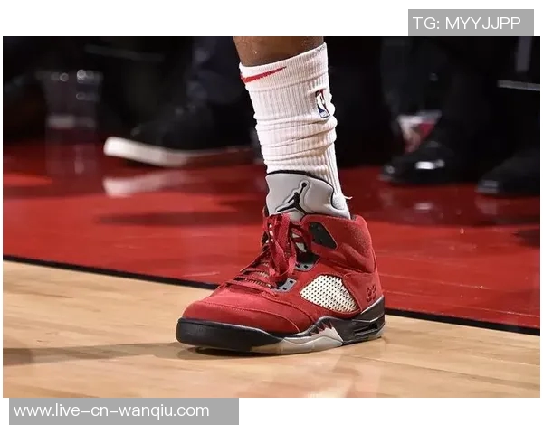 不打球也能秀鞋PJ塔克晒布克限量球鞋引发热议