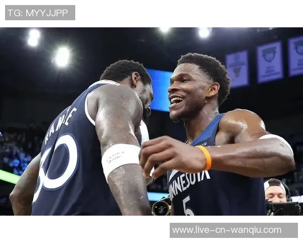 爱德华兹回忆麦丹隔扣杨瀚森时的震撼瞬间兄弟你太残暴了