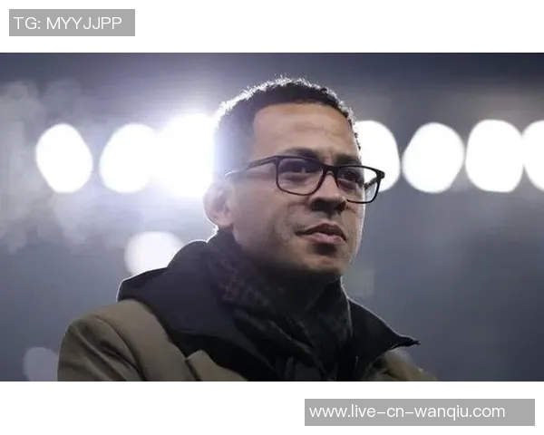 罗塞尼尔抵达伦敦即将成为切尔西新任主帅的消息引发关注